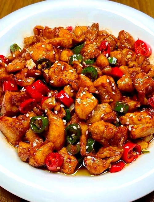 酸辣鸡丁的做法_柠檬酸辣鸡丁，酸甜开胃家常菜！