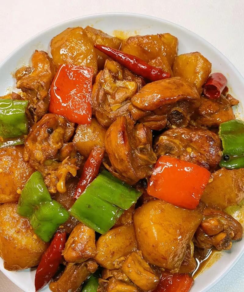 土豆烧鸡块的做法_家常美味，简单易做！
