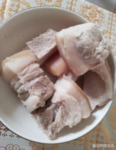 死猪肉煮熟了什么样_如何鉴别新鲜猪肉？看色闻味摸质感！