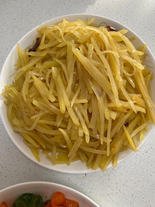 酸辣土豆丝要焯水吗_爽脆不粘锅酸辣土豆丝这样做