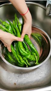 尖椒焯水还辣吗_焯水去辣加醋技巧，保脆好滋味