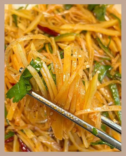 土豆丝焯水几分钟_焯水土豆丝时间看粗细，冷水泡去淀粉脆爽口