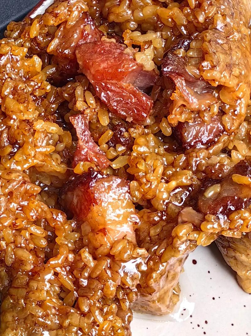 肉馅粽子的做法_选米腌肉泡粽叶，高压锅压出浓郁味