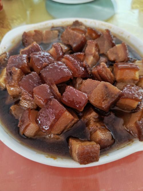 东坡肉是四川菜吗_肥而不腻，多地争正宗