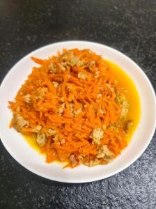 肉味胡萝卜的做法_胡萝卜炖排骨，美味营养家常菜