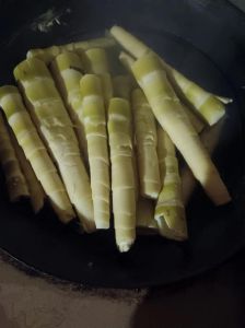 冬笋怎么焯水去涩味_焯水冬笋冷水慢煮去涩，加碱或醋保脆鲜