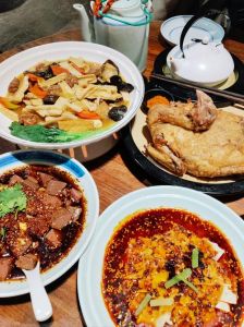 西安十大特色菜_泡馍肉夹馍，面皮粉汤，尽享古都风味！