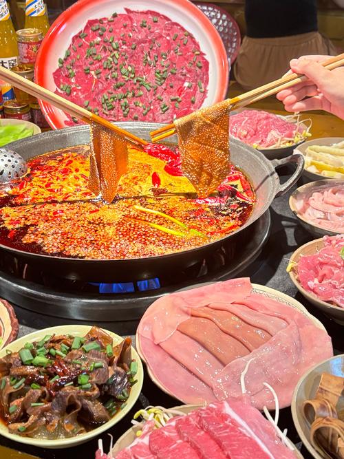 重庆火锅的历史_巴渝味道，麻辣飘香！