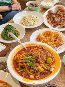 甘肃菜十大名菜_烤全羊狮子头等特色菜肴