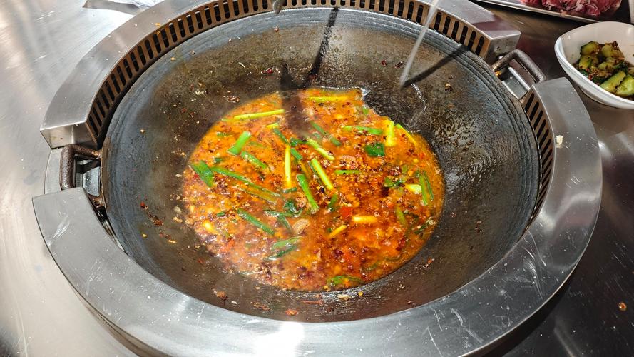 贵州地摊火锅起源于哪里_平民美食的传承与创新