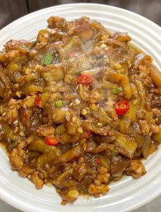 酱爆茄子的做法_酱爆茄子，香辣下饭，做法简单！