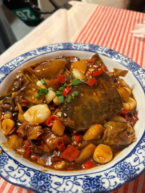 江西什么特色美食_南昌早餐拌粉瓦罐汤，赣菜藜蒿腊肉胖鱼头，景德镇冷粉九江茶饼