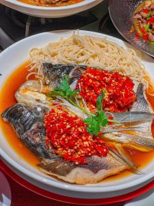 湖南十大特色美食_剁椒鱼头辣椒炒肉永州血鸭