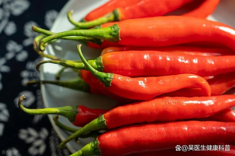 爱吃辣的人身体缺什么_爱吃辣不缺营养？遗传文化性格都有关！
