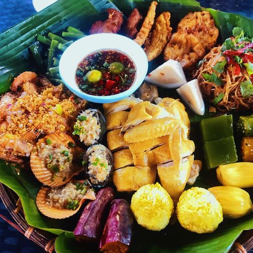 海南特色菜大全30道_文昌鸡鱼茶烤乳猪等特色风味！