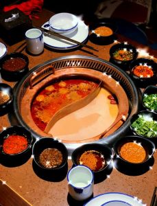 重八牛府是哪里的火锅_北京特色手打牛肉丸，调料自由配！