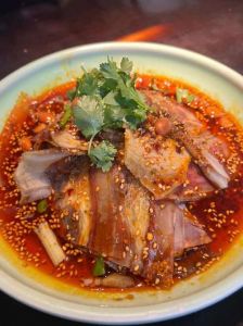四川十大特色必吃美食_麻婆豆腐回锅肉夫妻肺片等，麻辣鲜香，等你来尝！