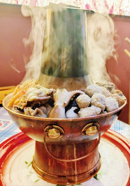 东北酸菜铜火锅百科_醇厚不腻，暖心又暖胃！