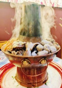 东北酸菜铜火锅百科_醇厚不腻，暖心又暖胃！