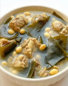 猪脚可以跟海带一起煮吗_猪脚海带炖，红豆藕添香，家常菜创新