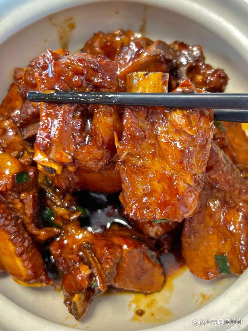 不焯水直接炖排骨行吗_炖排骨必焯水？温水快焯保鲜美！
