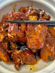 不焯水直接炖排骨行吗_炖排骨必焯水？温水快焯保鲜美！