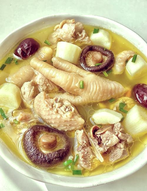 炖鸡怎么炖的很嫩_选对料，火候到