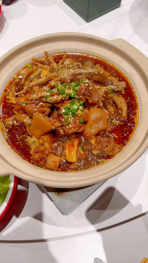 猪蹄和鸡肉能一起炖吗_猪蹄鸡肉一起炖，营养互补口感好