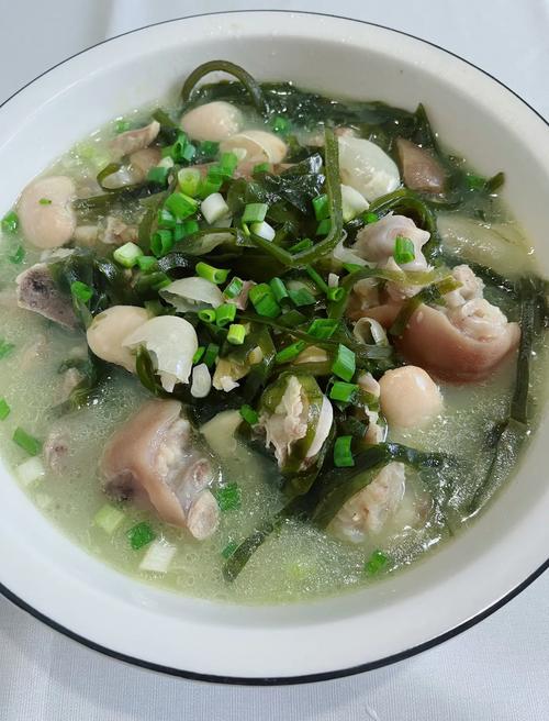 猪蹄和海带能一起煮吗_猪蹄海带煲，营养美味又养颜