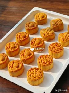 拉丝冰翅蛋黄月饼的家常做法_拉丝蛋黄月饼制作秘诀