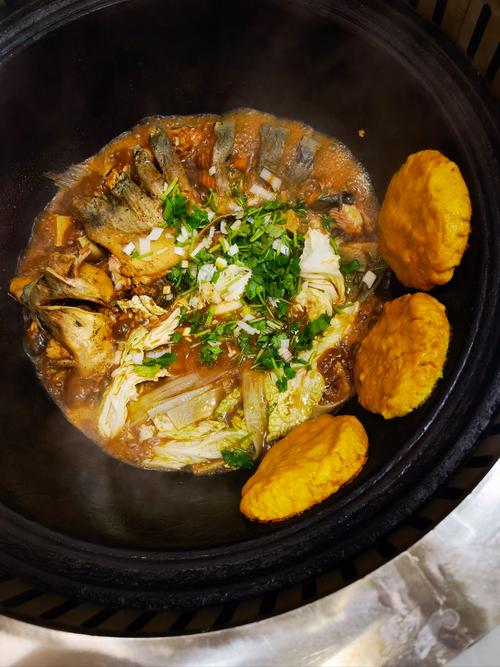 东北铁锅炖鱼做法大全_火候食材全掌握