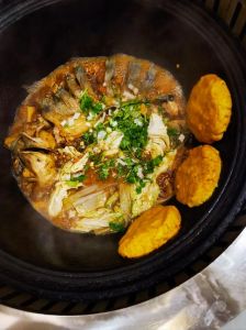 东北铁锅炖鱼做法大全_火候食材全掌握