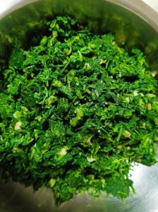 鸡蛋荠菜饺子的做法_春荠菜鸡蛋饺，香酥味美家常菜