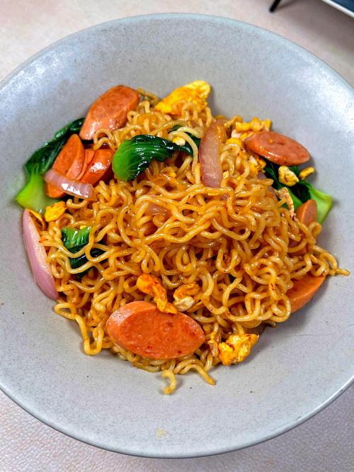 炒方便面的做法_个人口味调酱料，煮面快出锅，过凉更爽滑，炒面火候好