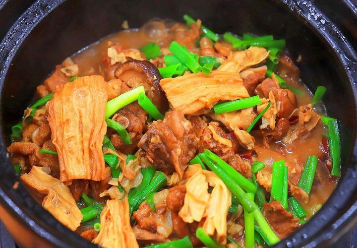 鸭肉焖腐竹的做法_家常美味，鲜香爽滑！