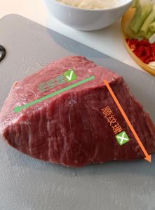 如何切牛肉图解_牛肉嫩不嫩？切对方向是关键！