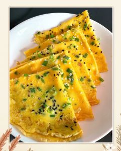 简易葱花饼家常做法_和面有诀窍，烙出香酥葱花饼