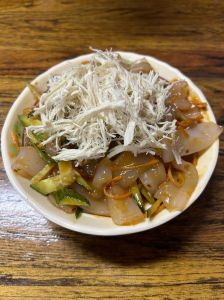 肉丝拉皮的做法_爽口拉皮炒肉丝