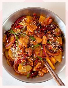 干锅土豆片的正宗做法家常_干锅土豆片，外脆内糯，家常美味！