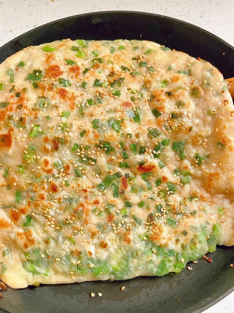 葱油饼做法大全家常_选葱揉面炸制，酱料冷藏超香！