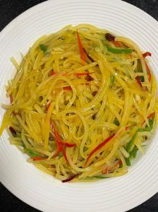 炝土豆丝的家常做法_爽脆开胃家常菜，简单易做，夏日必备！