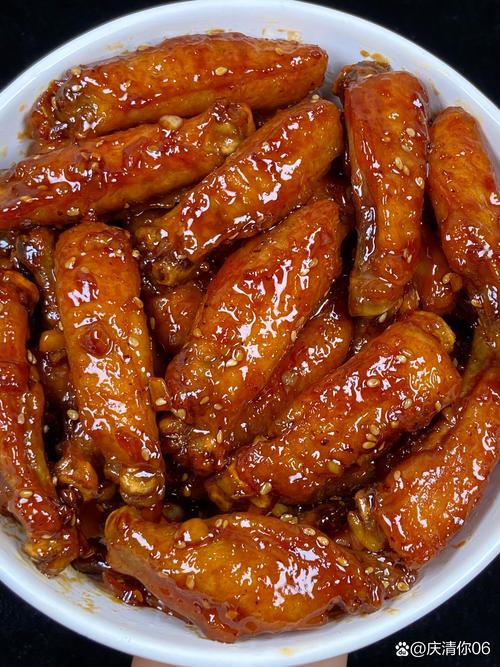 懒人鸡翅的简单做法_懒人鸡翅做法多，椒盐蜜汁煎炸焖，简单美味易上手！