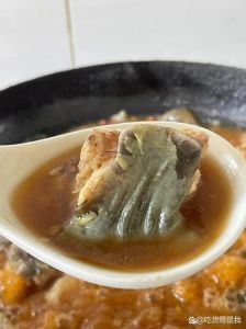 野生鲶鱼汤的做法_汤白肉烂的家常美味