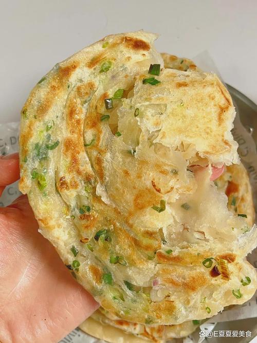 不用发面的葱花饼的做法_葱油饼10分钟搞定,酥脆香浓在家做! 不用发面的葱花饼的做法_葱油饼10分钟搞定,酥脆香浓在家做!