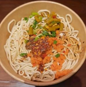 湖北人主食一般吃什么_热干面糊汤粉，地道风味等你尝！