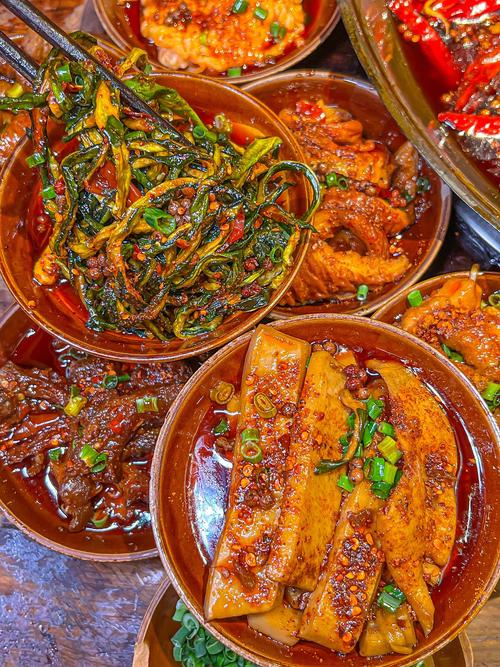 重庆特色美食图片_小面麻花油茶，麻辣安逸，巴渝文化！