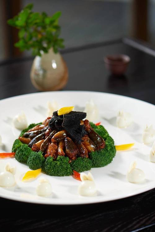 鲁菜的特点和代表菜_中华八大菜系之首，孔府风味，九转大肠等名菜！