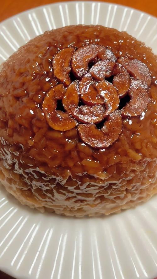 云南八宝饭图片_香甜软糯紫米八宝饭