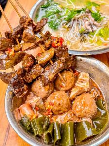 海口骑楼老街十大小吃_抱罗粉浓香，骑楼老街海南味