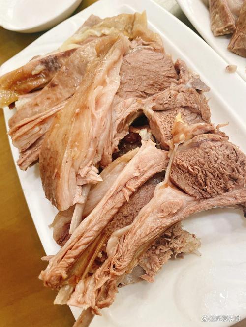 青海人的饮食特点_杂碎汤酿皮手抓羊肉等特色风味